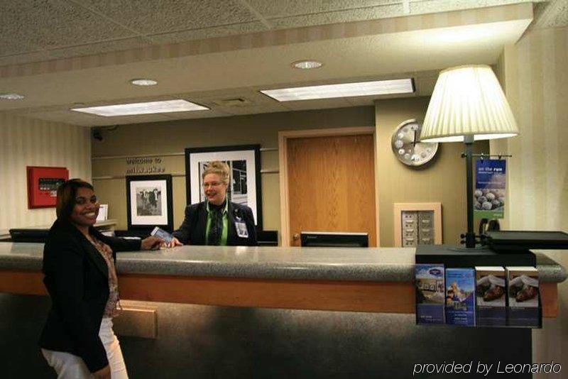 Hampton Inn Milwaukee Northwest Interior foto